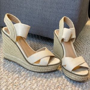 Nude Wedges